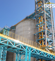 三托輥皮帶輸送機的結(jié)構(gòu)相對簡單，維護保養(yǎng)相對容易，成本較低